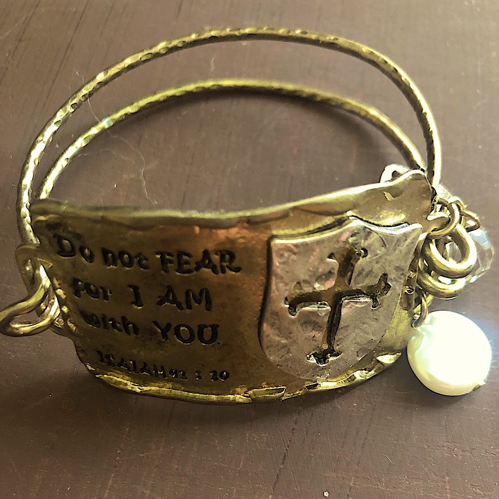 Spiritual Bible verse cross bracelet/ Do not fear . For I am with u. Isiah 41:10